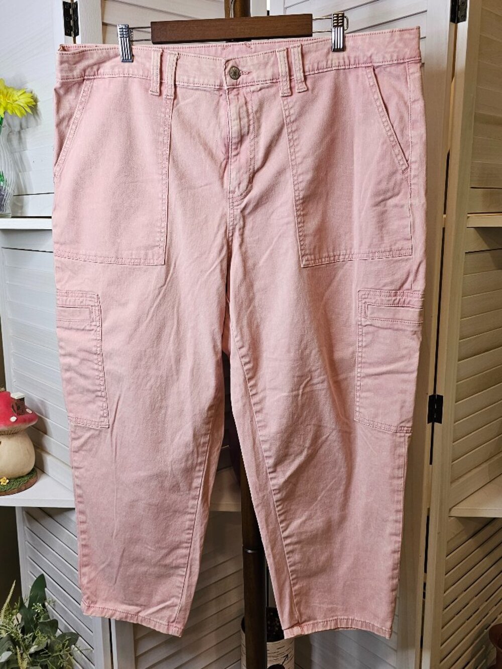 Terra & Sky, Plus Size 16W, Pink Cargo Cropped Denim Jeans